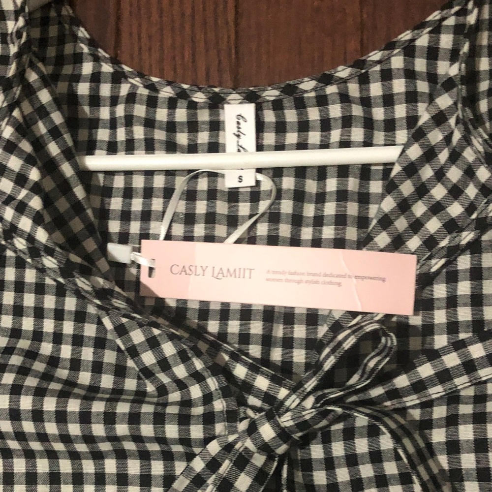 Black and White Gingham Ruffle Hem Top - Picture 5 of 6